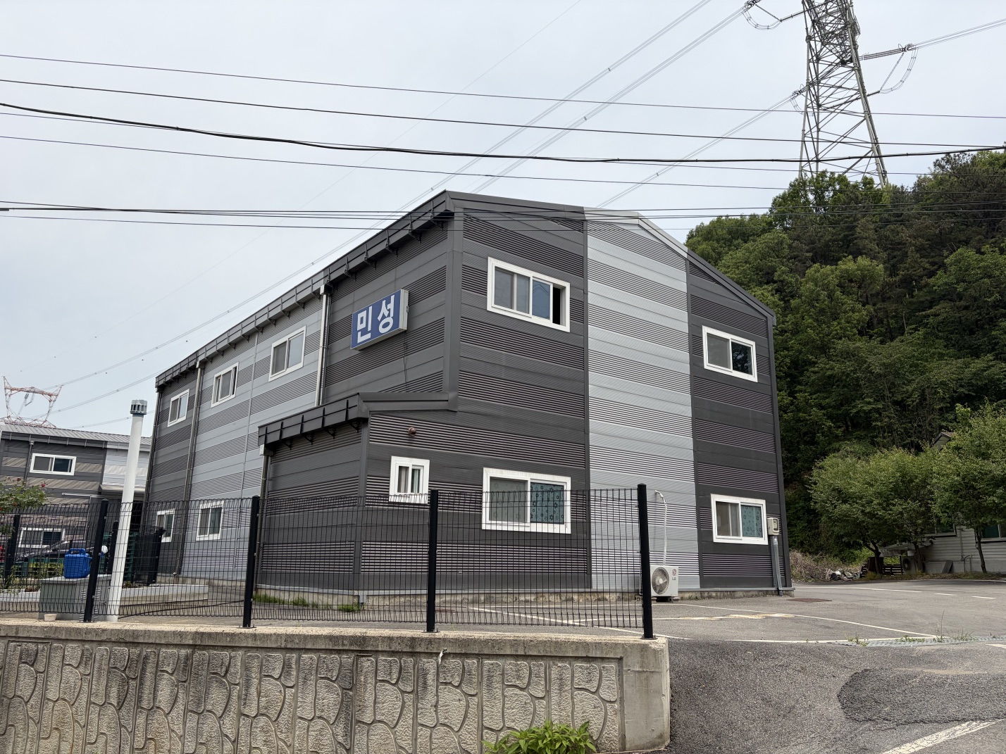 민성산업 공장 외부 전경